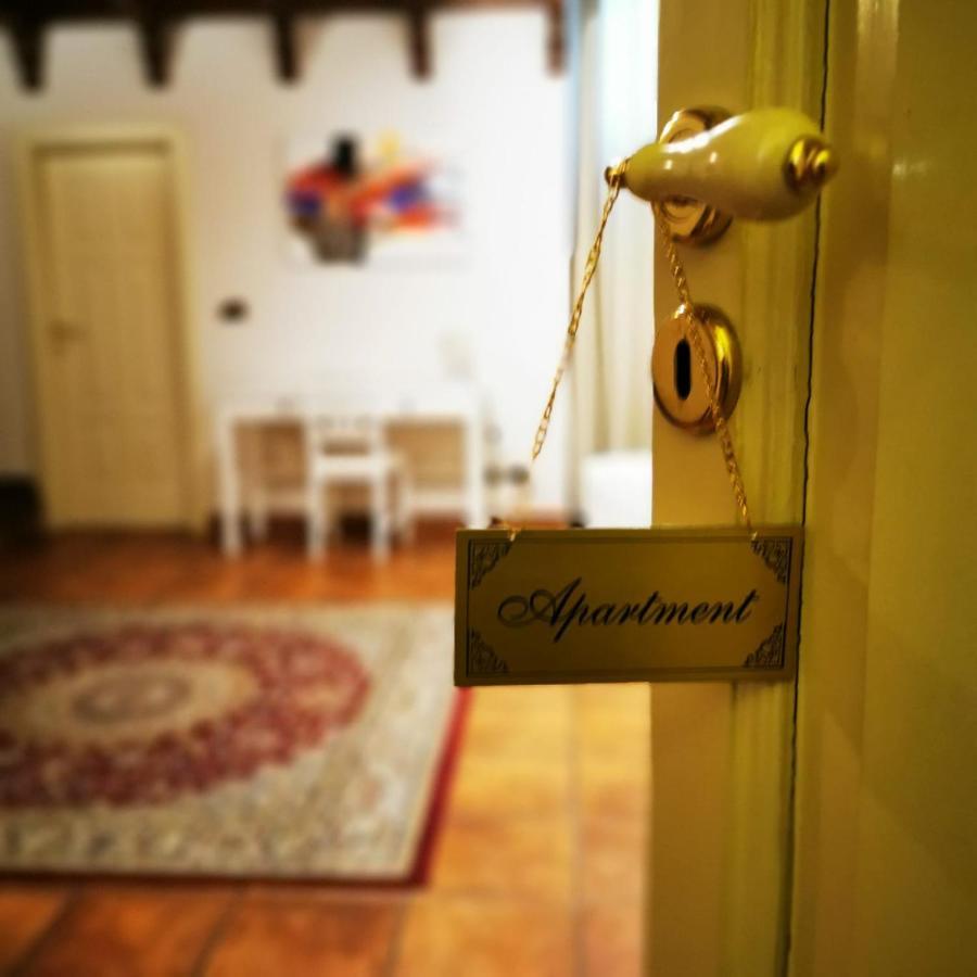 Room N.22 Suite & Apartment Taranto Exterior foto